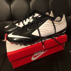 Men size 15 Nike football or soccer cliques
